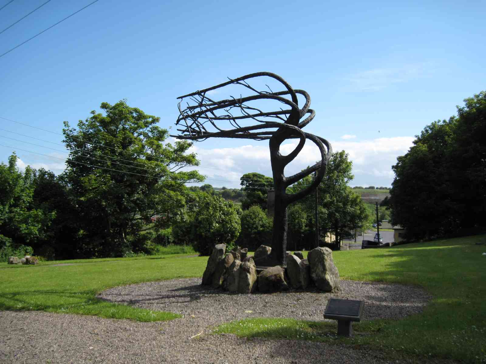 Faoin Sceach sculpture